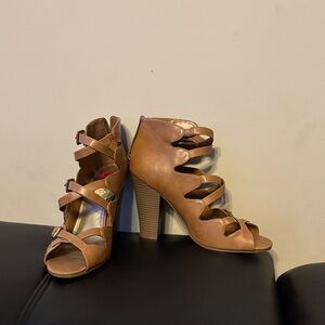 Elegant Tan Strappy Heels